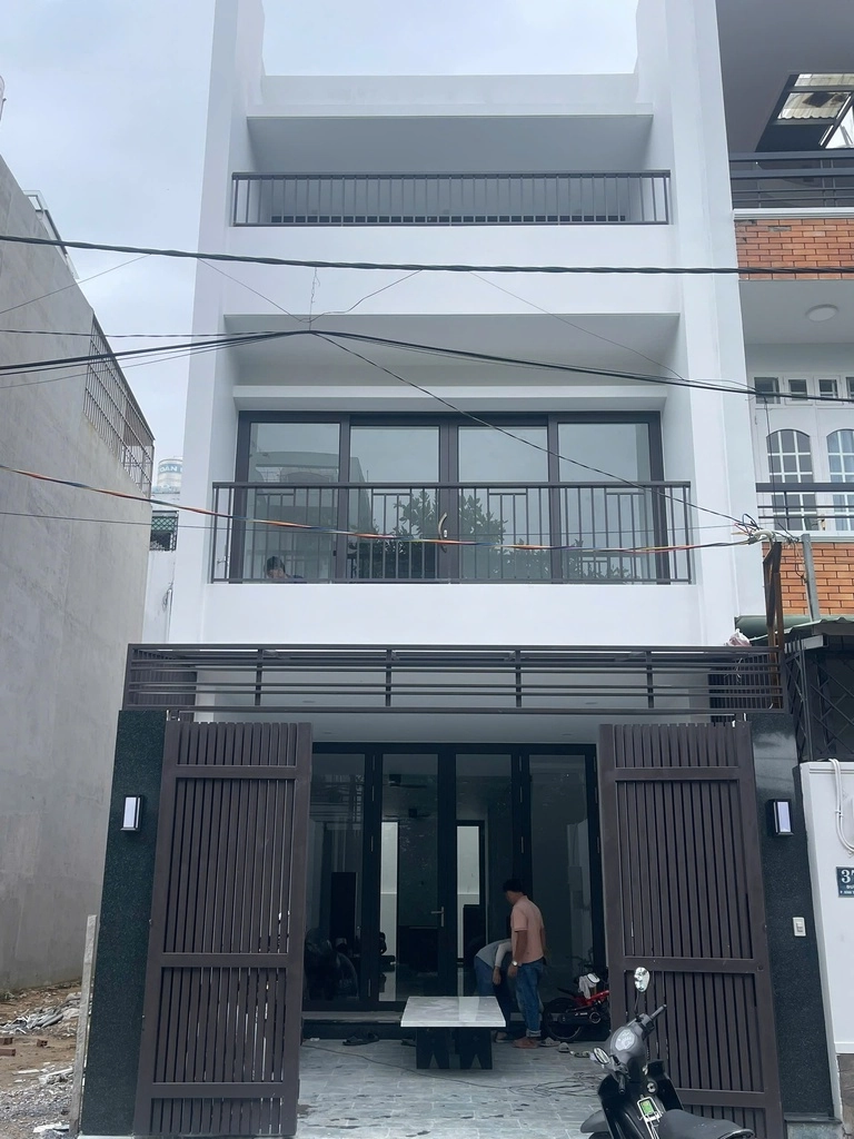Hình ảnh thực tế công trình sử dụng cửa nhôm Alukey màu Nâu Thu