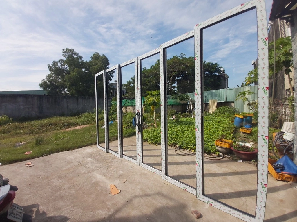So sánh cửa nhôm Alukey Luxury so với các dòng nhôm khác trên thị trường