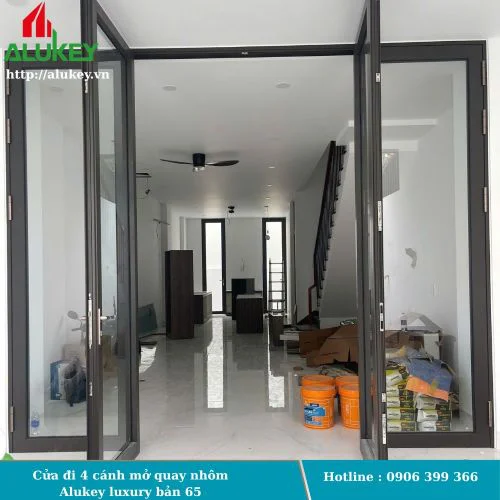 Cửa đi 4 cánh mở quay nhôm Alukey Nâu Thu hệ 65