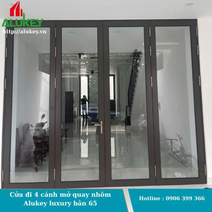 CỬA NHÔM 4 CÁNH MỞ QUAY MÀU NÂU THU